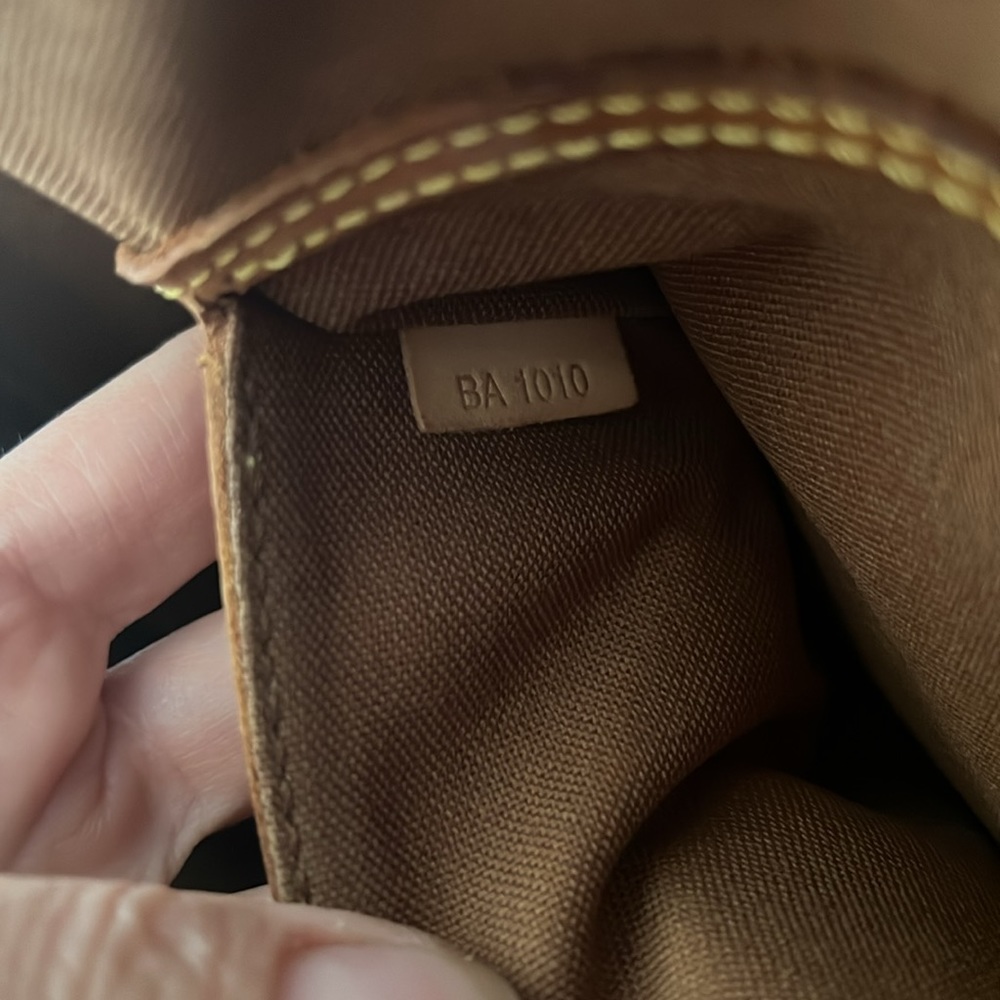 Louis Vuitton Brown Monogram Handbag - Picture 14 of 16